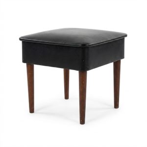 Skammel med opbevaring