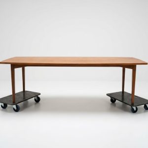 Stort spisebord/konferencebord i teak