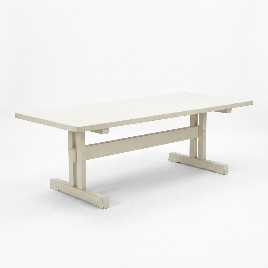 hvidmalet spisebord i massiv fyrretræ